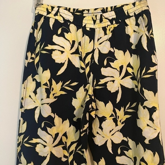 Talbots Women’s Linen Blend Lightweight Navy/Yellow Floral Pants Size 2 - Picture 3 of 5